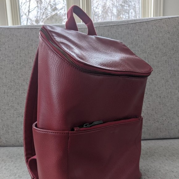 Vegan stylish Brave red backpack school bag adjustable straps and pocket NWOT - Picture 3 of 5